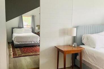 هاستل South Landing Inn