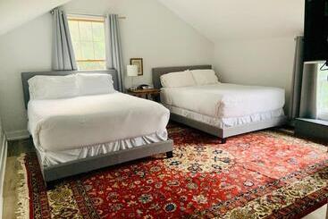 هاستل South Landing Inn