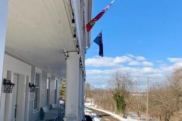 هاستل South Landing Inn