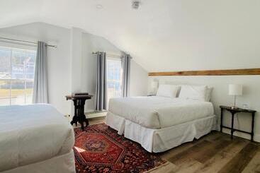 هاستل South Landing Inn