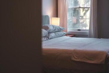 هاستل South Landing Inn