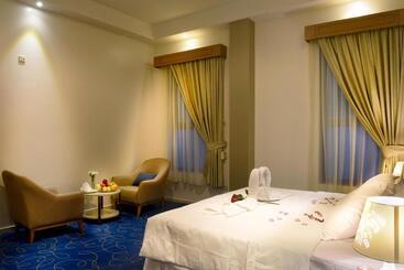 Fiori Hotel Suites