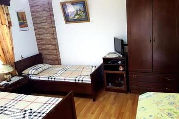 پانسیون Berberi Guest House
