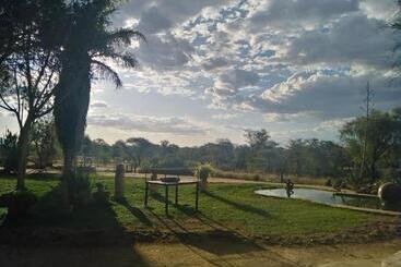 پانسیون Camp Mara