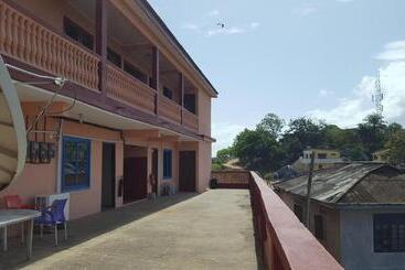Is Guest House - Cape Coast