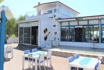 Mavi Pansiyon & Restaurant