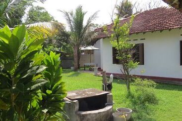 هاستل Mendis Cottage