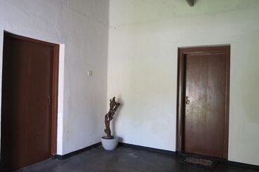 هاستل Mendis Cottage