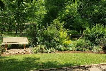 هاستل Millstream Inn Guest House