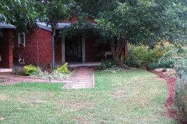 هاستل Millstream Inn Guest House