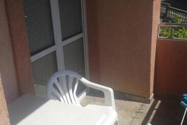 پانسیون Guesthouse Lautasevic