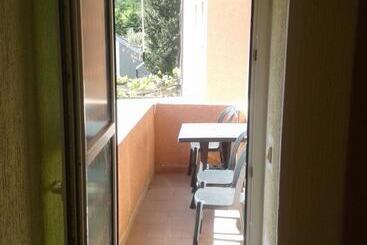 پانسیون Guesthouse Lautasevic