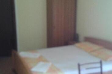 پانسیون Guesthouse Lautasevic