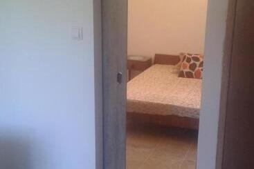 پانسیون Guesthouse Lautasevic