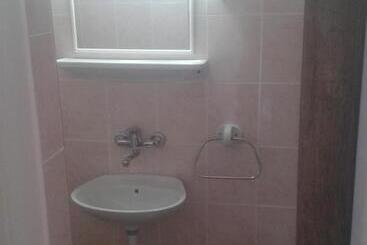 پانسیون Guesthouse Lautasevic