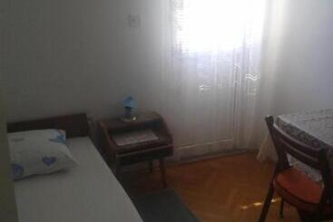 پانسیون Guesthouse Lautasevic