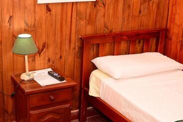 پانسیون Hostal Yatasto
