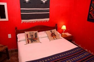 پانسیون Hostal Yatasto