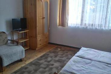 پانسیون Proboyski Guest House