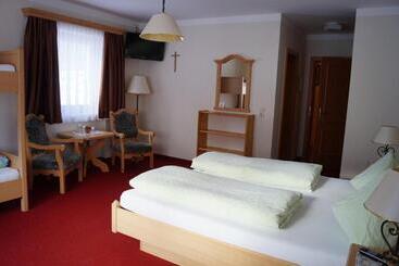 تختخواب و صبحانه Landhaus St. Georg