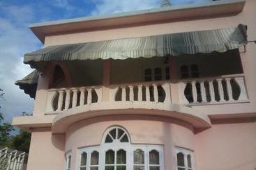 G&r Guesthouse - Falmouth