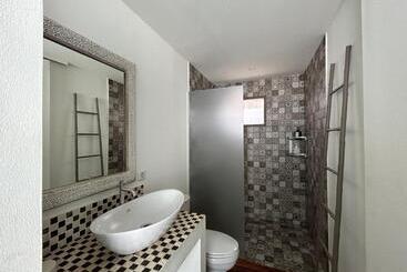 پانسیون Meno Suites