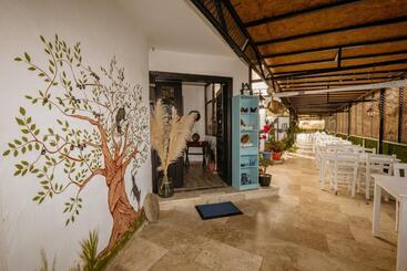 Azra Apart & Otel