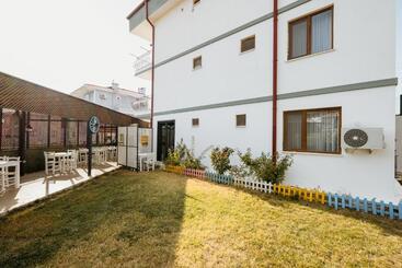 Azra Apart & Otel
