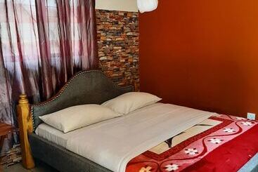 تختخواب و صبحانه Hubhill Lodge