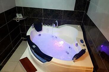 شقة فندقية Latheqiya Palace Hotel Suites