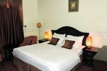 Latheqiya Palace Hotel Suites