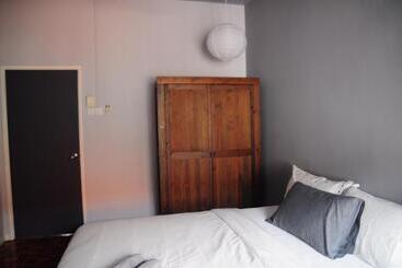 پانسیون Grayhaus Guest House