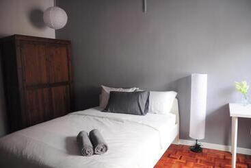 پانسیون Grayhaus Guest House