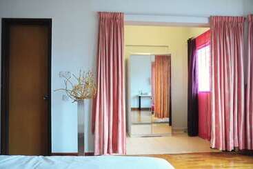 پانسیون Grayhaus Guest House