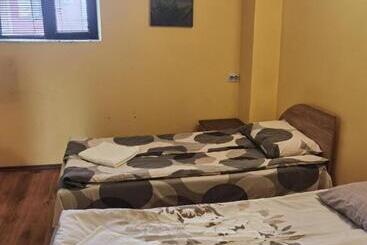 پانسیون House For Guests And Friends