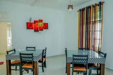 هاستل Bon Voyaage Tourist Inn