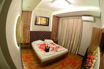 Helus Motel