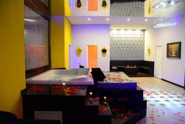 Helus Motel