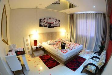 Helus Motel