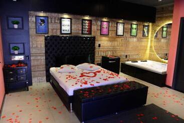 Helus Motel