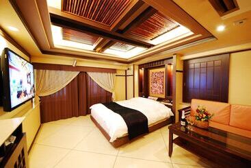 هتل Vanilla Resort Kawagoe   Adults Only