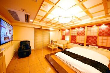 هتل Vanilla Resort Kawagoe   Adults Only