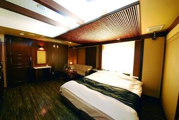 هتل Vanilla Resort Kawagoe   Adults Only