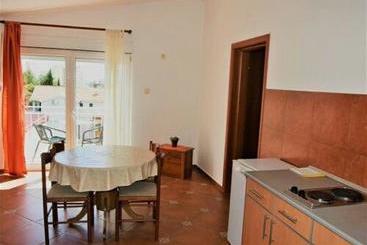 پانسیون Guesthouse Mb Knezevic