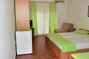 پانسیون Guesthouse Mb Knezevic
