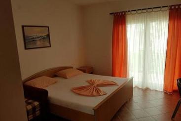 پانسیون Guesthouse Mb Knezevic