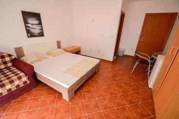 پانسیون Guesthouse Mb Knezevic