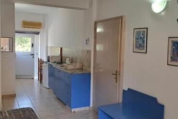 C & A Hotel Apartments