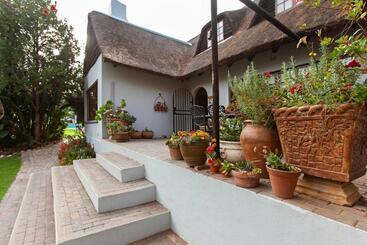 بنسيون Summerhill Guest Farm