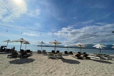 پانسیون Zipp Bar Restaurant & Bungalows